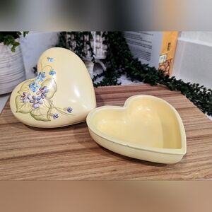 Pastel Yellow Floral Heart Shaped Trinket/Jewelry Box 1979